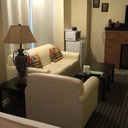 Adas Guesthouse Toronto Værelse billede
