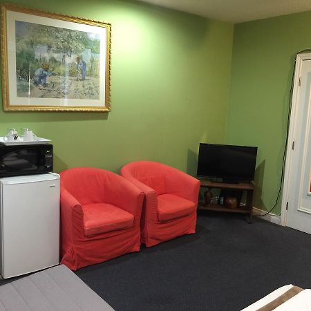 Adas Guesthouse Toronto Værelse billede