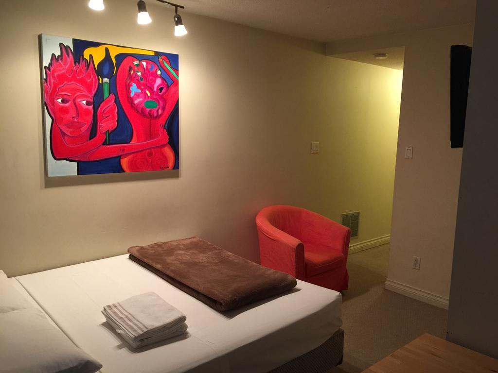 Adas Guesthouse Toronto Værelse billede