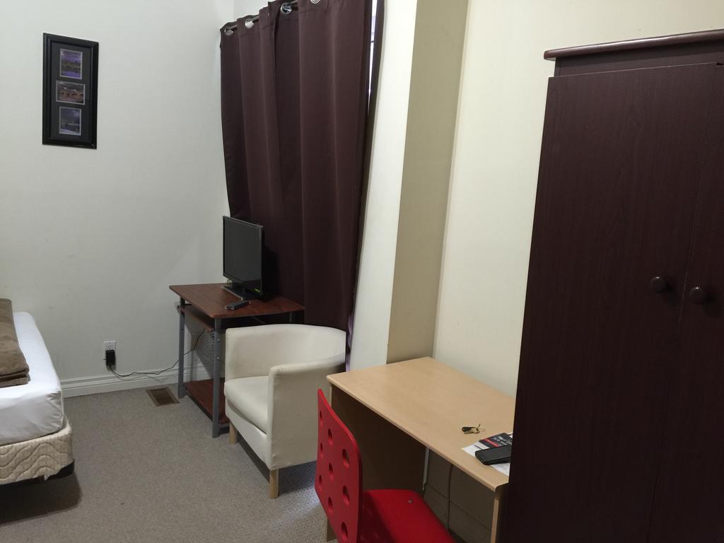 Adas Guesthouse Toronto Værelse billede