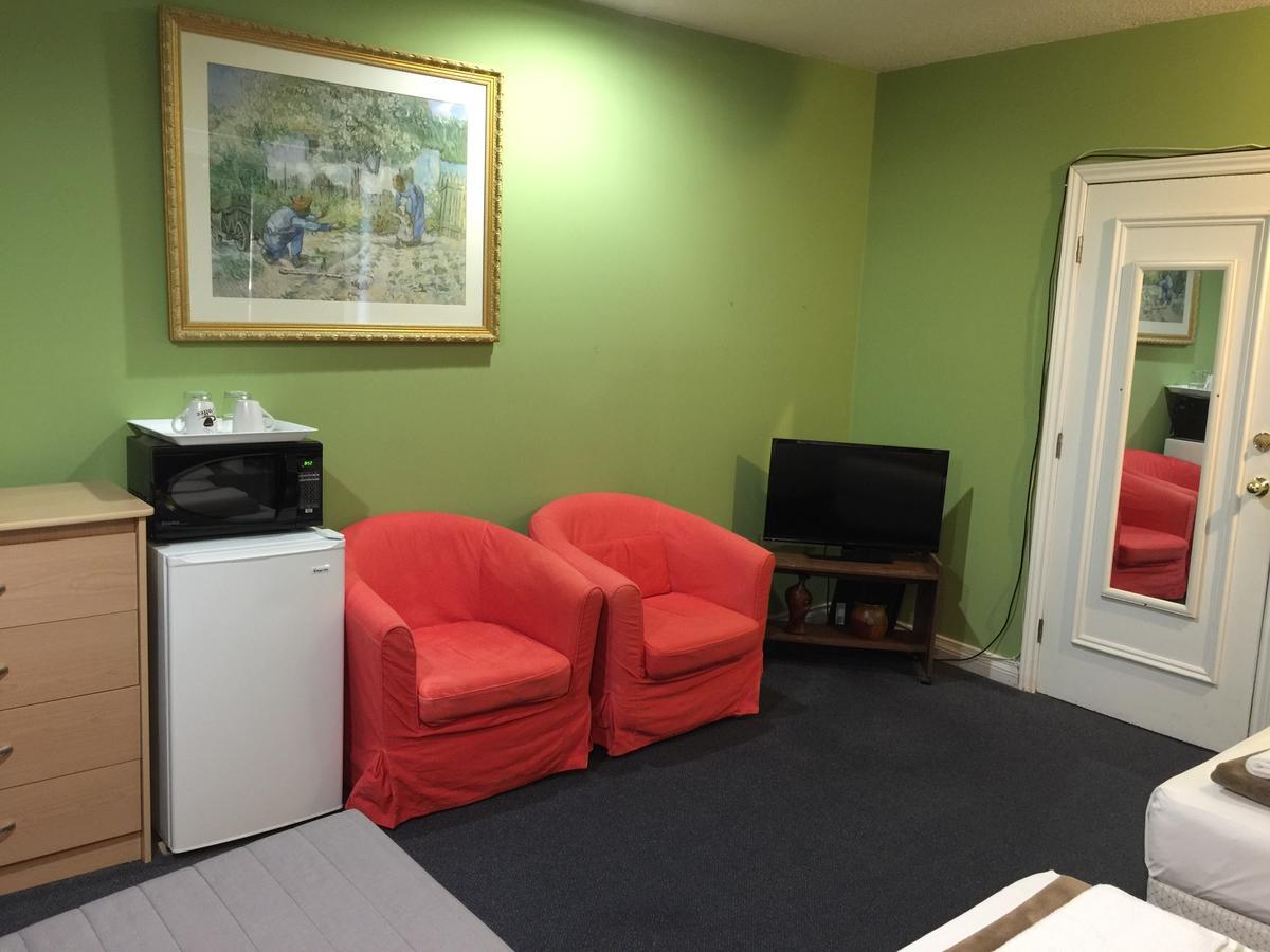 Adas Guesthouse Toronto Værelse billede
