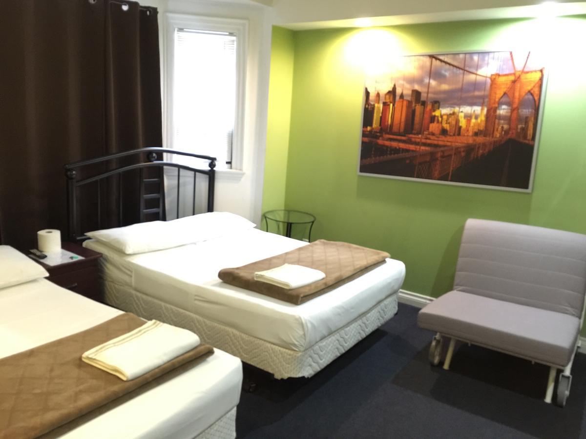 Adas Guesthouse Toronto Værelse billede