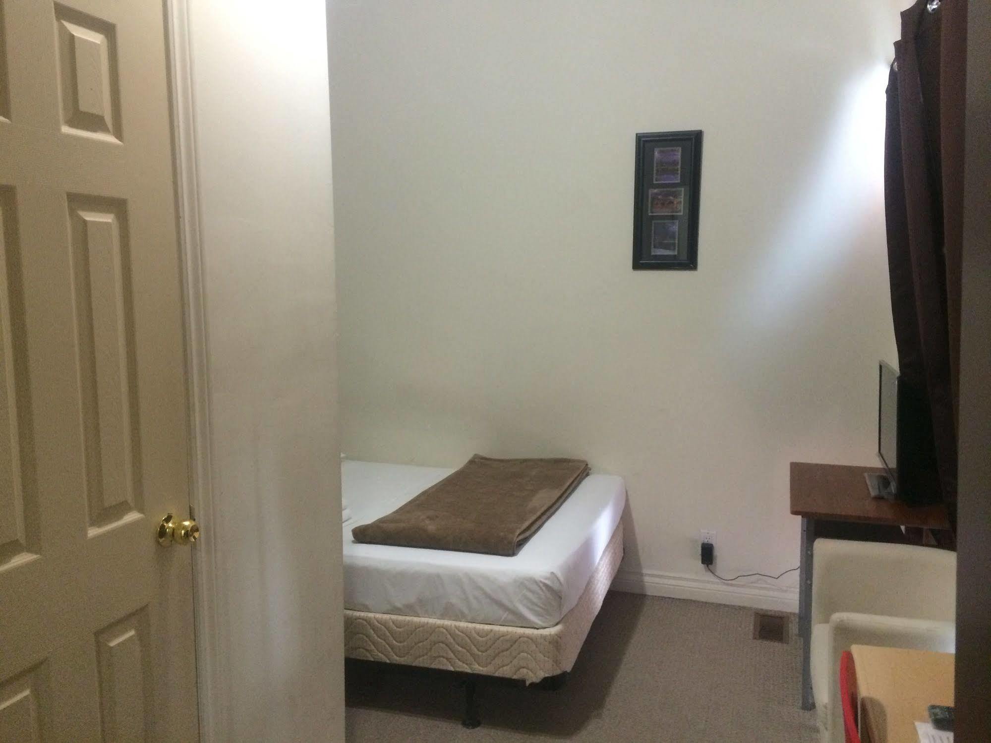 Adas Guesthouse Toronto Eksteriør billede