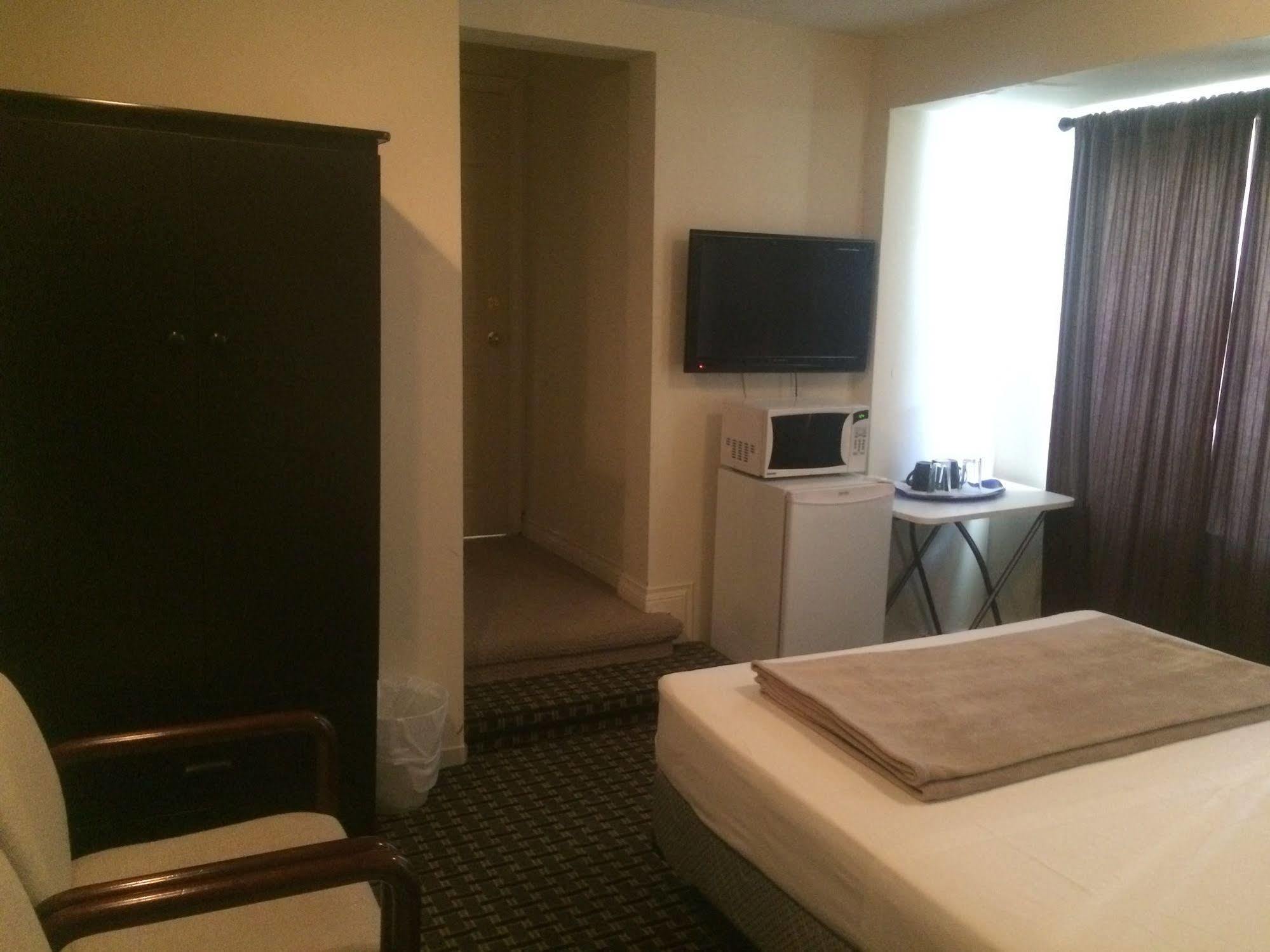 Adas Guesthouse Toronto Eksteriør billede